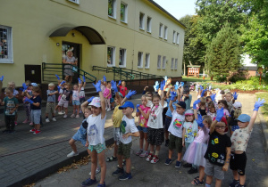 Udział dzieci w akcji Sprzątanie Świata.