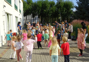 Aerobic na tarsie przedszkolnym.