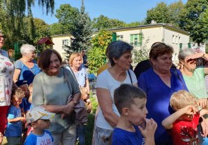 Spotkanie w ogrodzie z Babciami i Dziadkami.