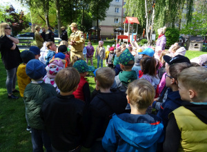 Spotkanie dzieci ze strażakami